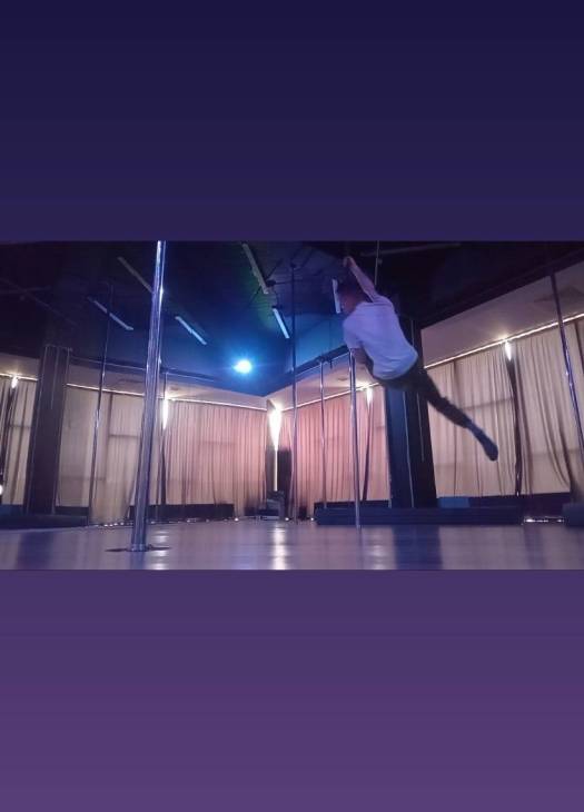 梨本pole dance.boyfriend for rent